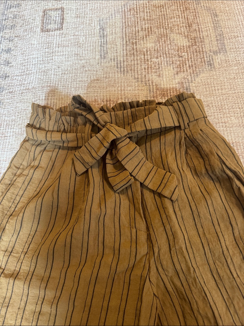 H&M striped paper bag shorts - Picture 2 of 4